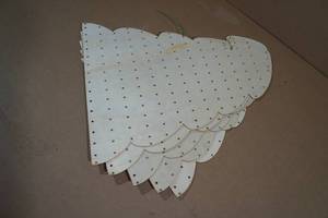 lot 6 image: 5 Wooden Christmas Tree Crafts