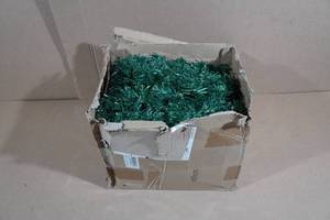 lot 11 image: 5-Piece Pre-Lit Christmas Garland Outdoor Christmas Dcor