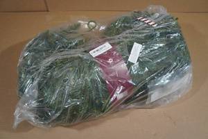 lot 14 image: Vickerman 9 Pre-Lit Indoor Garland Christmas Dcor