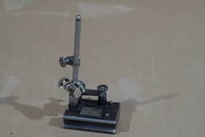 lot 20 image: Brown and Sharpe Sled Tool Holder