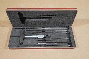 lot 33 image: Starrett 449 0-6 Blade Depth Micrometer