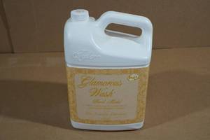 lot 92 image: Tyler Candle Co Laundry Detergent -French Market