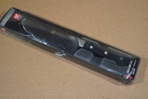lot 96 image: Zwilling Pro 6 Chef Knife