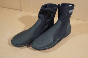 lot 103 image: Cressi Minorca Long 3mm Neoprene Adult Anti-Slip Sole Boots -Size 11