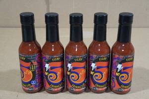 lot 118 image: 5 5oz Fiery Sriracha Sauces