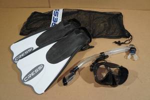 lot 134 image: Cressi Adult Palau Fin Snorkel Set -Fin Size LXL