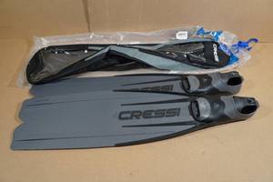 lot 135 image: Cressi Gara 3000 Free Diving Fins -Size 7-8