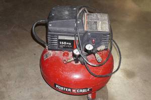 lot 159 image: Porter Cable 6 Gallon Air Compressor