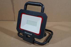 lot 178 image: Honey Well Work Light