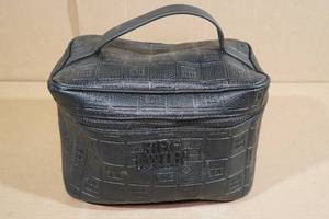 lot 215 image: Steve Madden Make-Up Bag