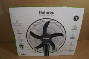lot 220 image: Holmes 18 Digital Stand Fan