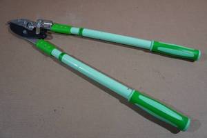 lot 234 image: Garden Shears