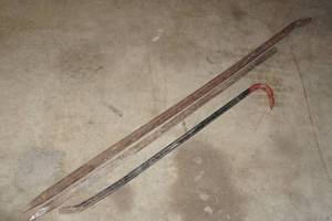 lot 241 image: 3 Heavy Duty Pry Bars