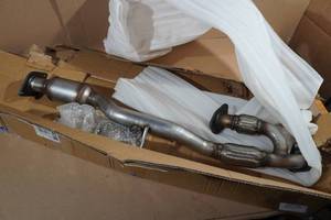 lot 243 image: Rear Catalytic Converter with Flex Pipe