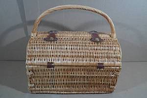 lot 248 image: Picnic Basket with Utensils