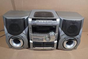 lot 273 image: Aiwa CD Cassette Mini System
