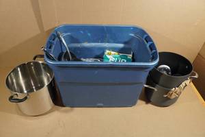 lot 278 image: Assorted Pots and Kitchen Items