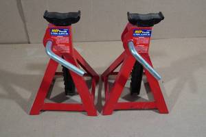 lot 280 image: 2 2-Ton Car Jack Stands