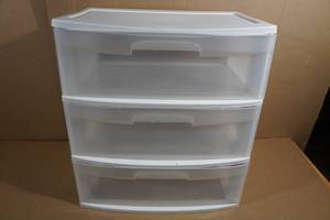 lot 317 image: Sterilite 3-Drawer Plastic Organizer