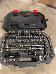 Husky Mechanics Tool Set (119-Piece)  Customer Returns See Pictures
