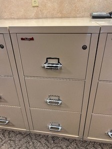 lot 2 image: 3 Drawer Fire King Locking File Cabinet