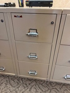 lot 4 image: 3 Drawer Fire King Locking File Cabinet