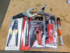 lot 87 image: Assorted Hand Tool Lot