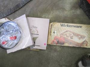 Bakeware pans plus wickerware casse...