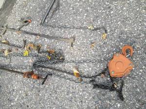 1-ton chain hoist, pipe clamp, pry ...