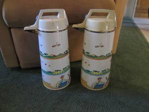 Pair of insulated air pots...