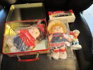 Coca-Cola metal lunchbox and die ca...