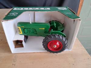 lot 5 image: Spec-Cast Oliver Supper 88 Tractor 116 Scale