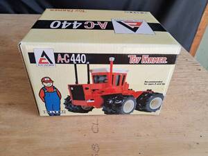 lot 16 image: Ertl Allis Chalmers A-C440 Tractor 132 Scale