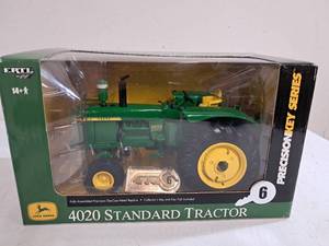 lot 38 image: Ertl John Deere 4020 Standard Tractor Precision Key Series 116 Scale