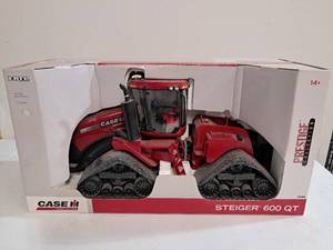 lot 40 image: Ertl Case IH Steiger 600 QT Prestige Collection 116 Scale
