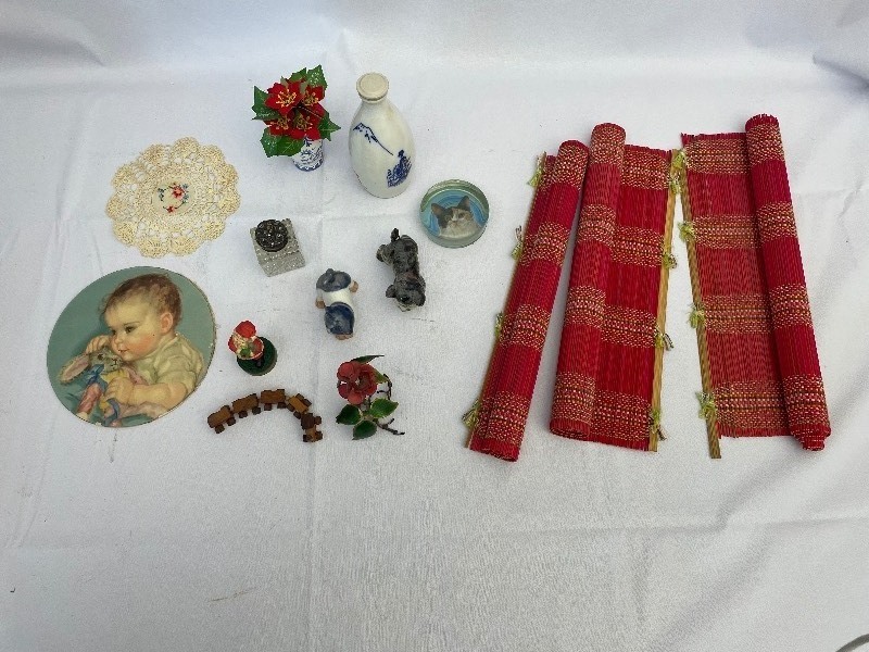 lot 102 image: Bag of Knick-Knacks as Seen in Photo.