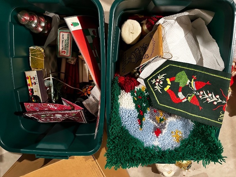 lot 770 image: Miscellaneous Christmas Decor