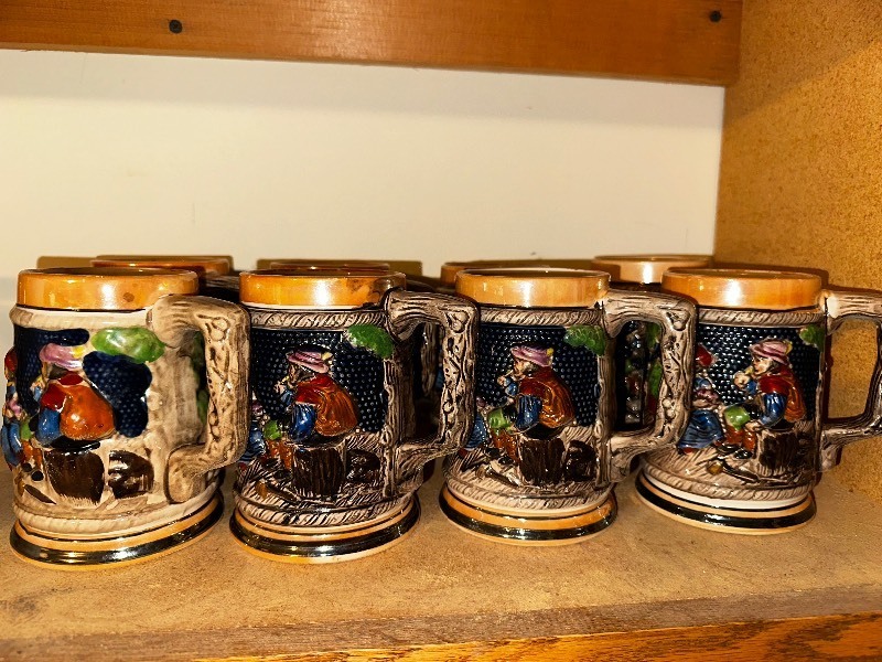 lot 630 image: Set of 8 Vintage Beer Steins