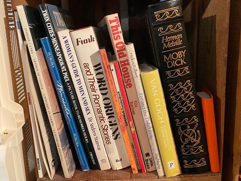 lot 734 image: Lot Of Miscellaneous Books As Seen In Photo