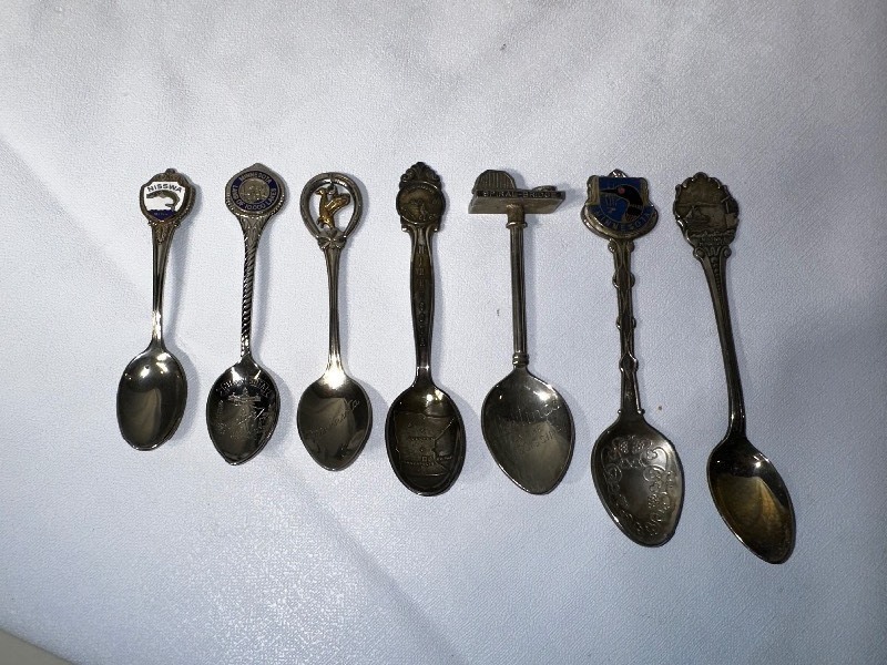 lot 551 image: Seven Vintage Minnesota Souvenir Spoons