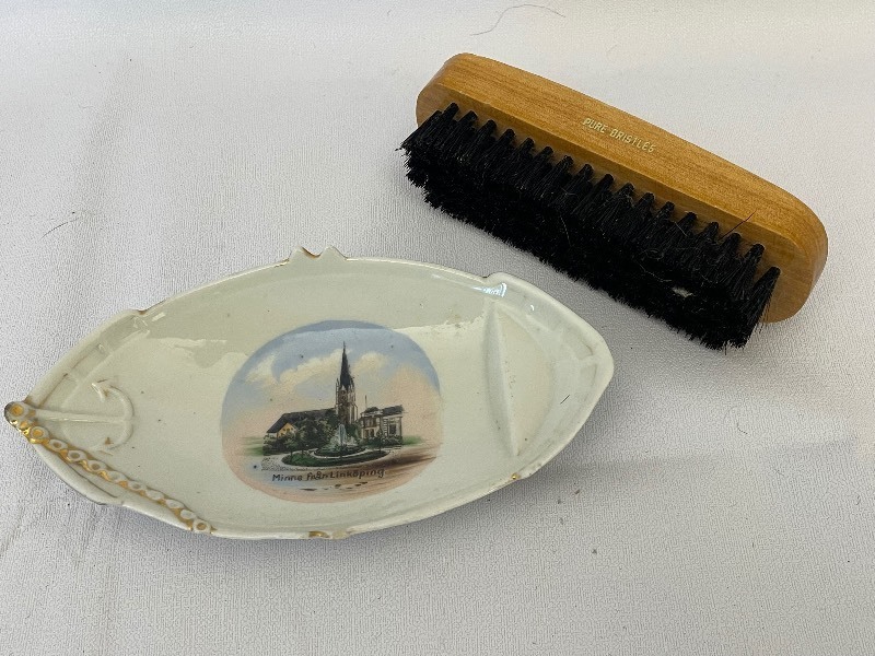 lot 45 image: Swedish Dish with Bristle Brush.