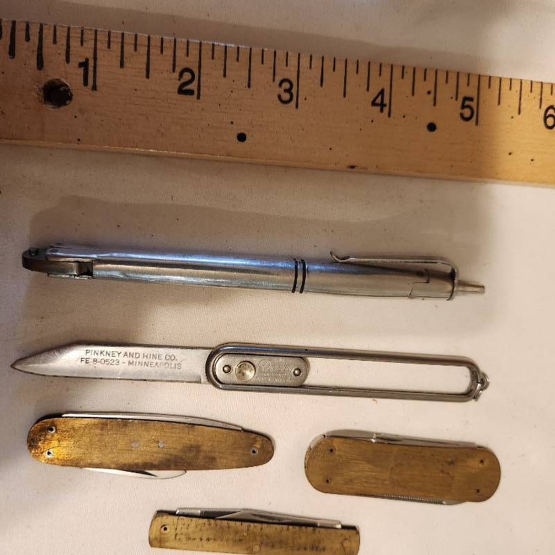 lot 328 image: Variety of Antique Pocket Knives  Multi-Purpose Knives Knife