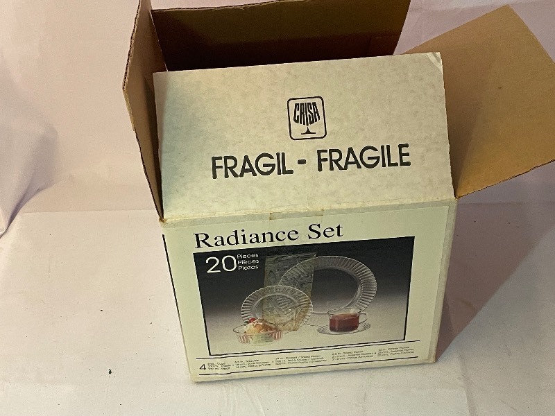 lot 773 image: 20 Piece Glass Dish Set