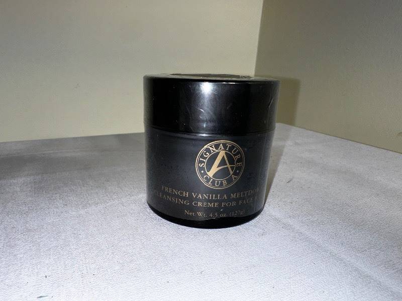 lot 1022 image: Signature Club A French Vanilla Meltdown Cleanser Cream New