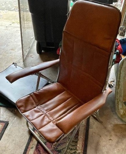 lot 946 image: Vintage Folding Armchair, MCM