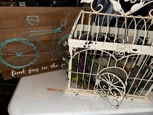 lot 935 image: Home Decorations