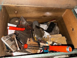 lot 1036 image: Box of Various Garage Tools and Items