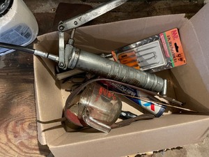 lot 1049 image: Misc Garage Tools