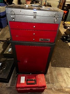 lot 999 image: Vintage 1970s Alltrade Inc Upright Tool Chest with Tools inside