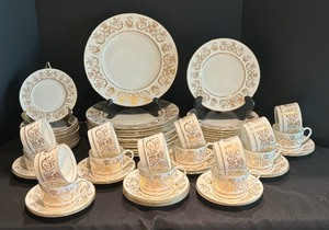 lot 4 image: Vintage Coalport Allegro China Grouping